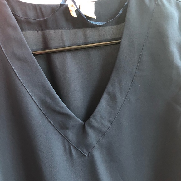 Navy blouse ✳️BOGO - Picture 2 of 5